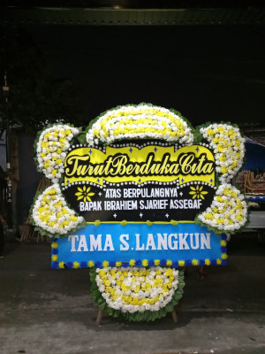 Papan Bunga Duka di Badas